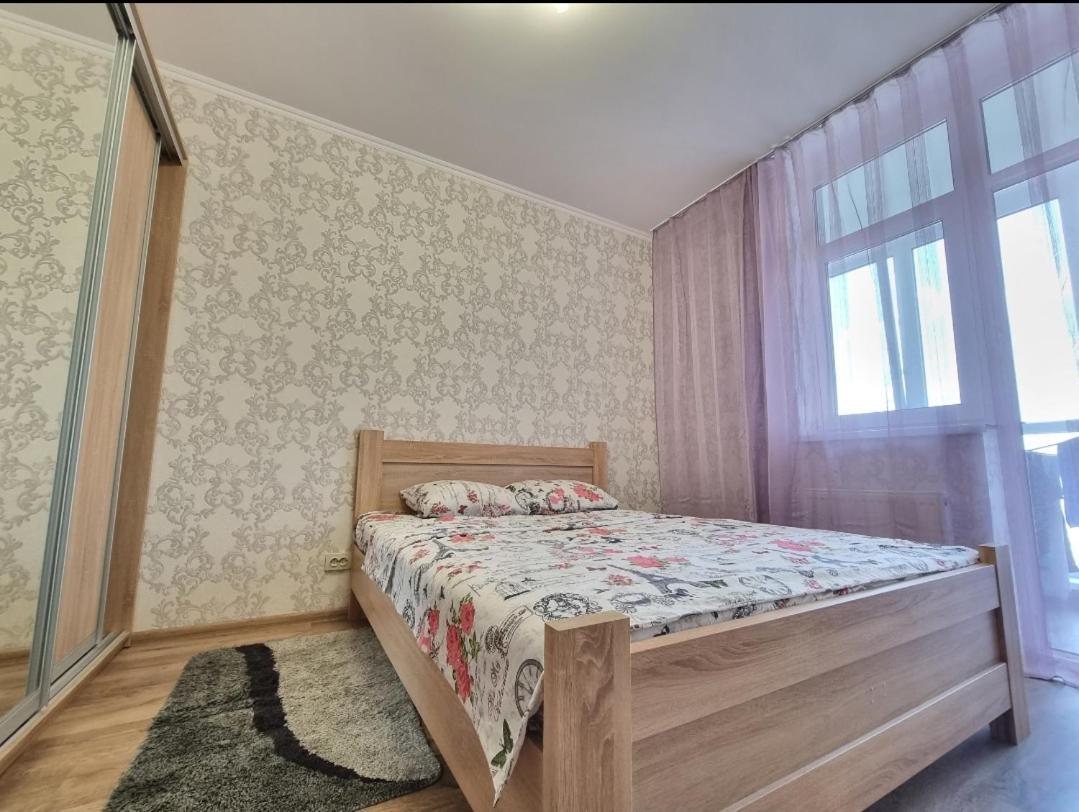 Квартира Метро Харківська, Позняки Жк Лебединий Kyiv Exterior photo